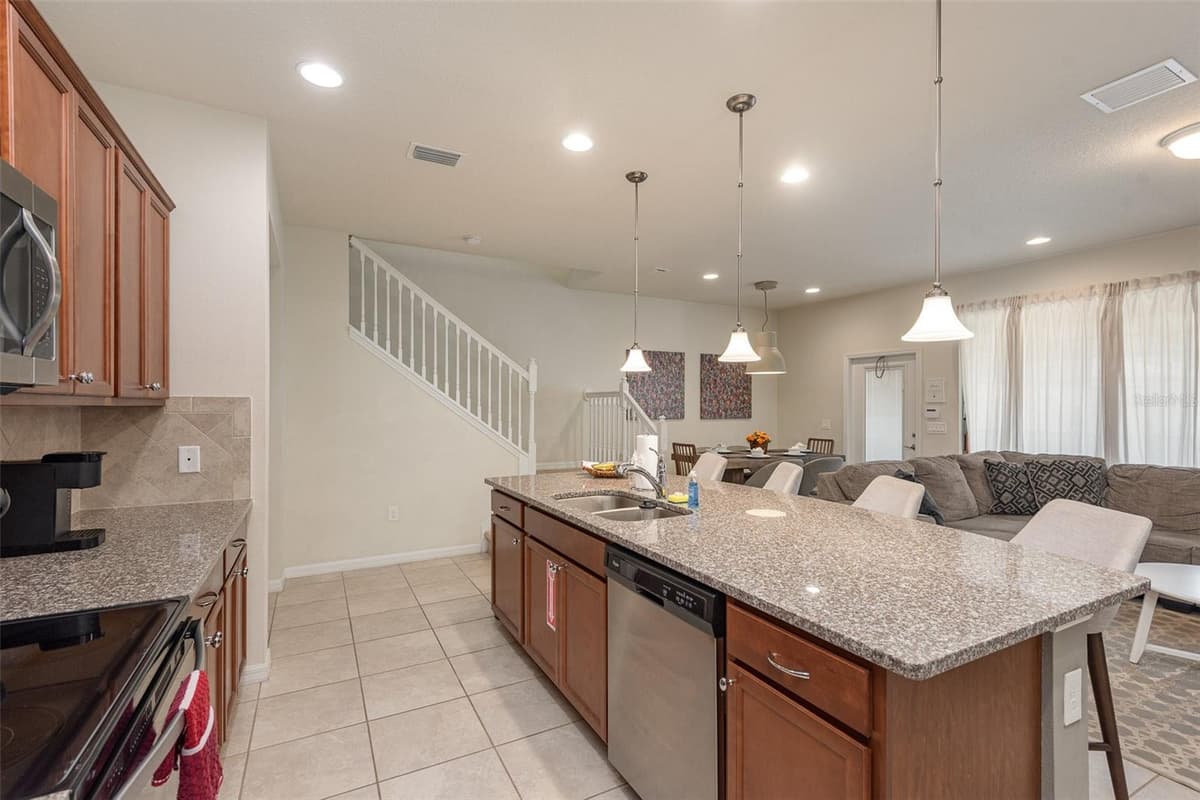 9025 RHODES STREET — photo 9 of 36