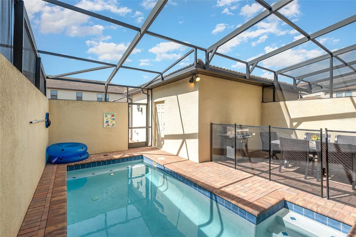 9025 RHODES STREET — photo 34 of 36