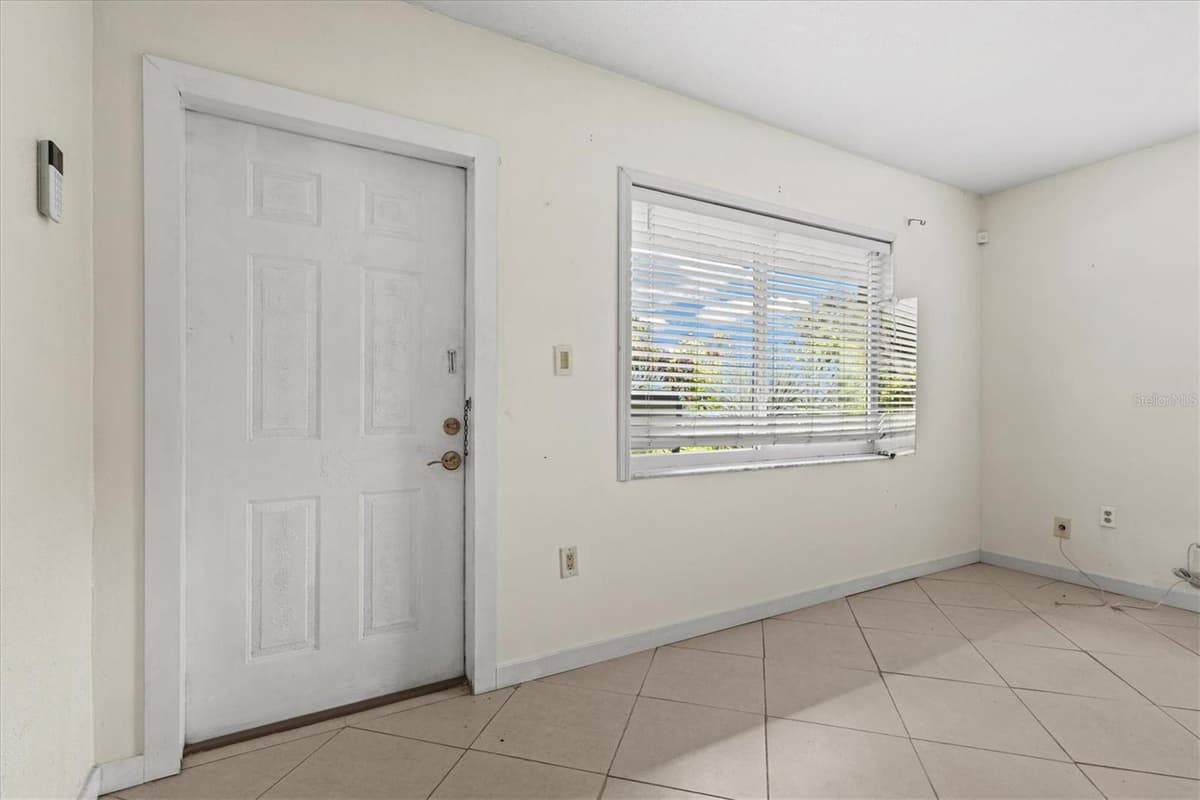 507 PINEWOOD AVENUE — photo 11 of 64