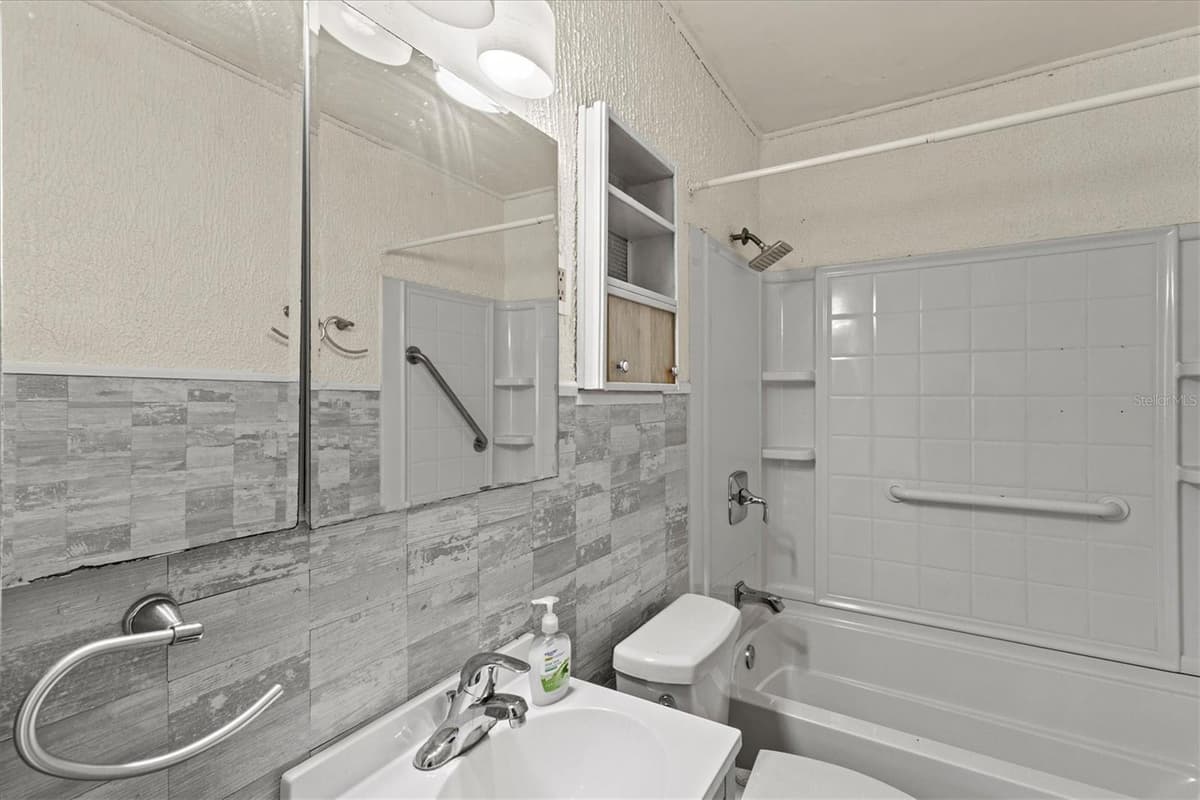 507 PINEWOOD AVENUE — photo 30 of 64