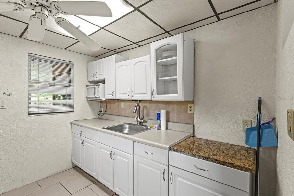 507 PINEWOOD AVENUE — photo 16 of 64