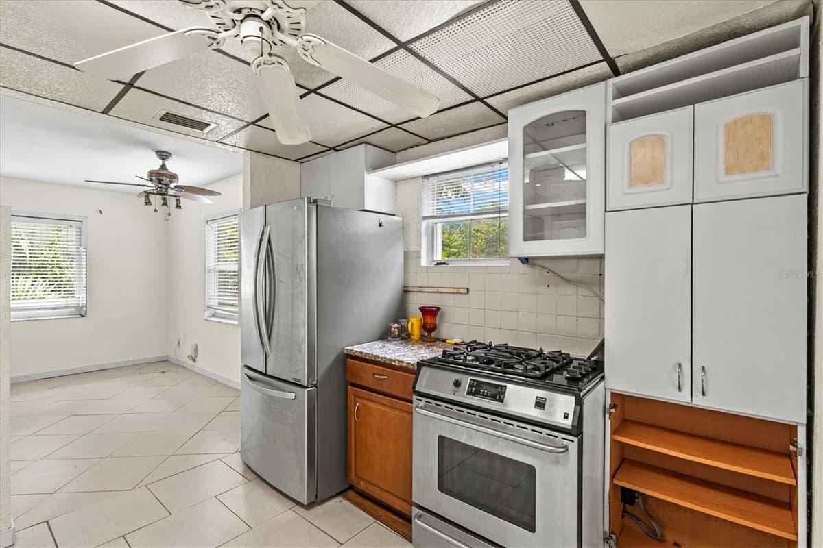 507 PINEWOOD AVENUE — photo 19 of 64