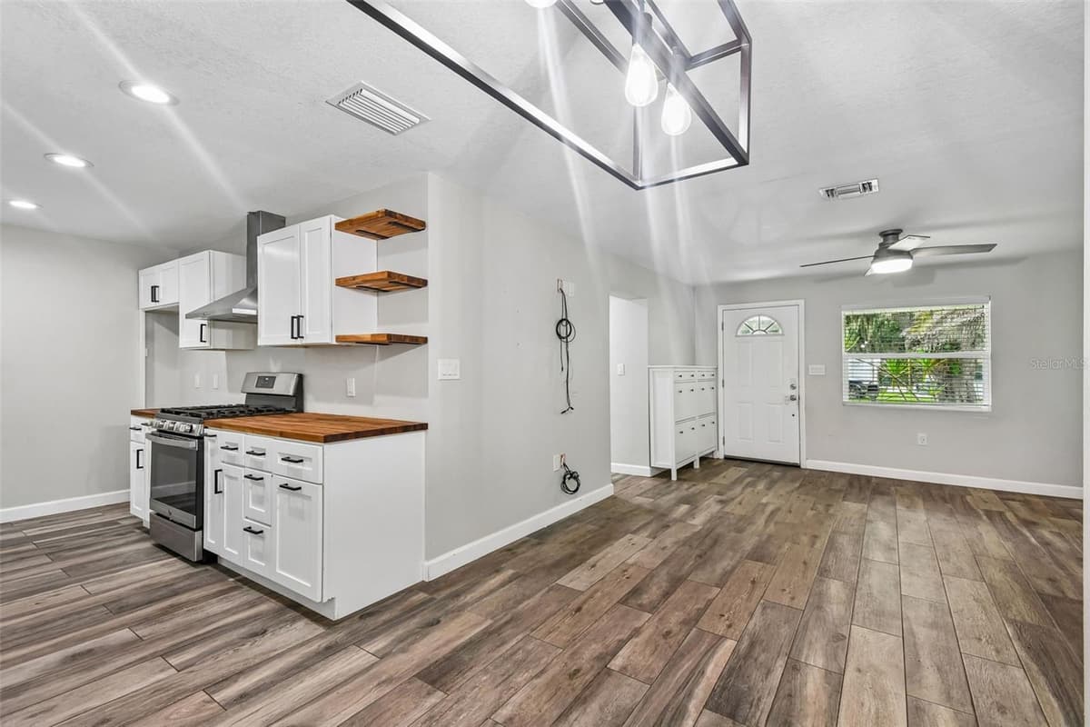 173 TEMPLE STREET — photo 7 of 38