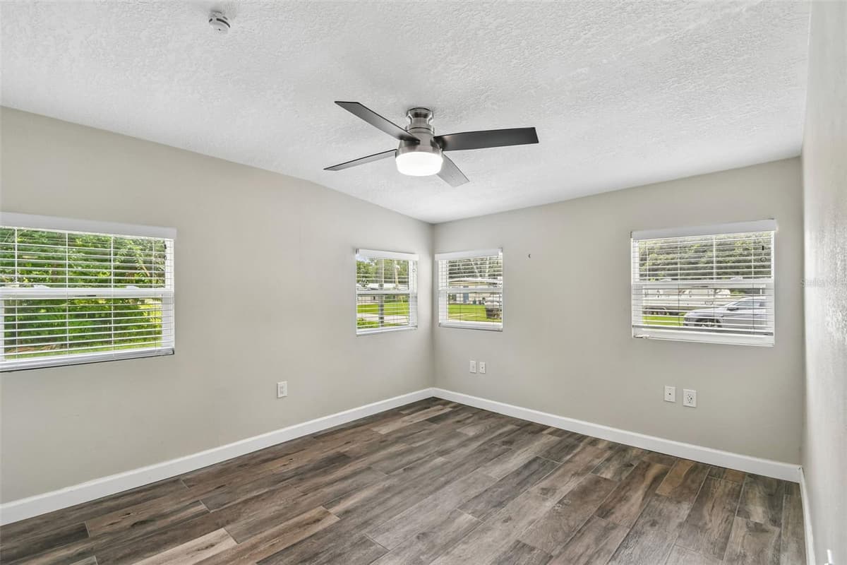 173 TEMPLE STREET — photo 19 of 38