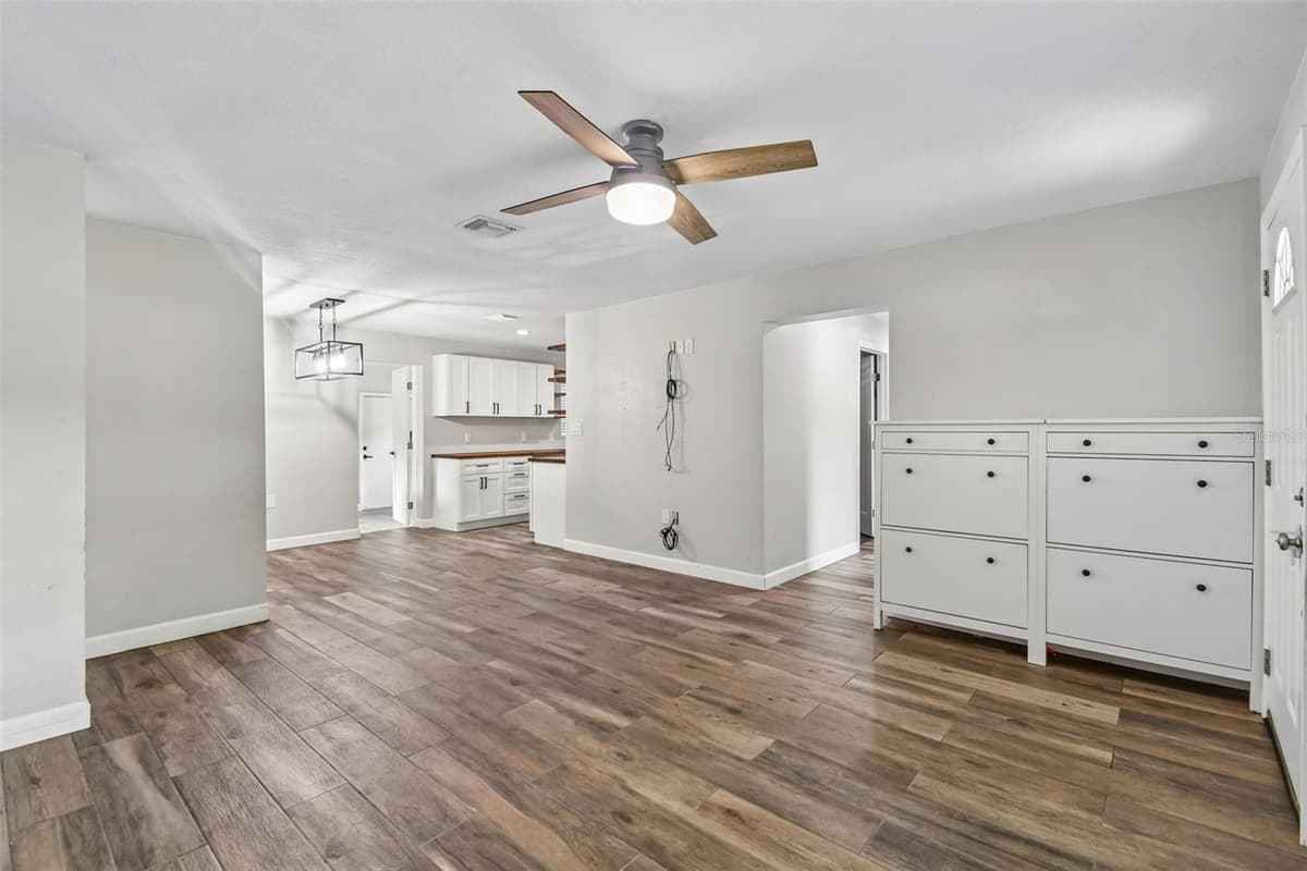 173 TEMPLE STREET — photo 6 of 38
