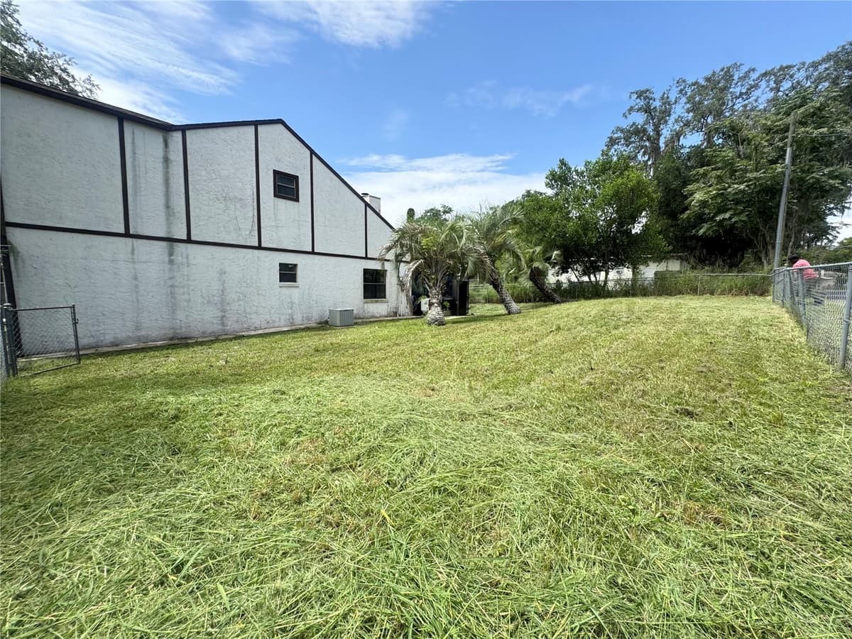 2207 KARL STREET — photo 15 of 20