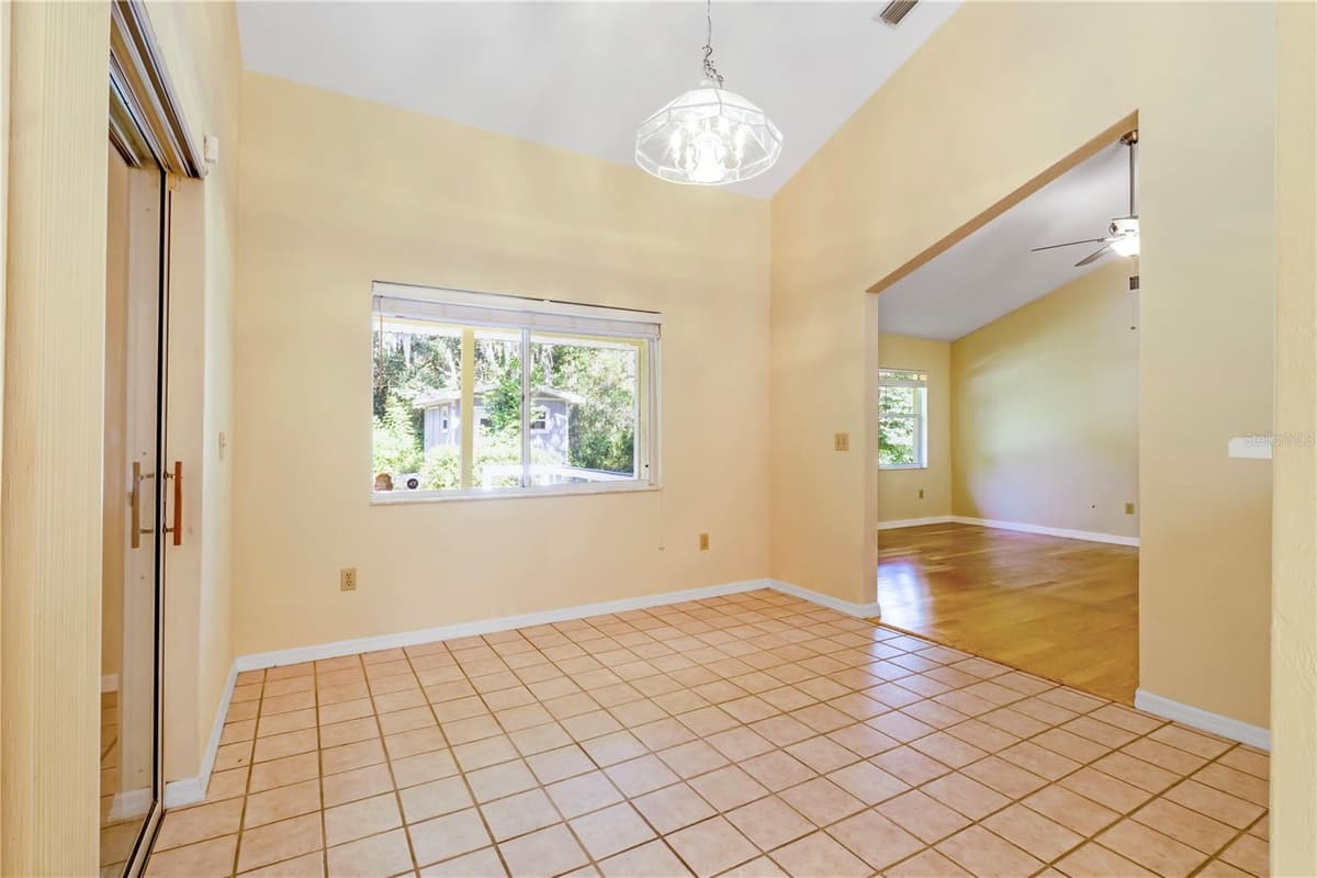 5812 NOB HILL BOULEVARD — photo 10 of 28