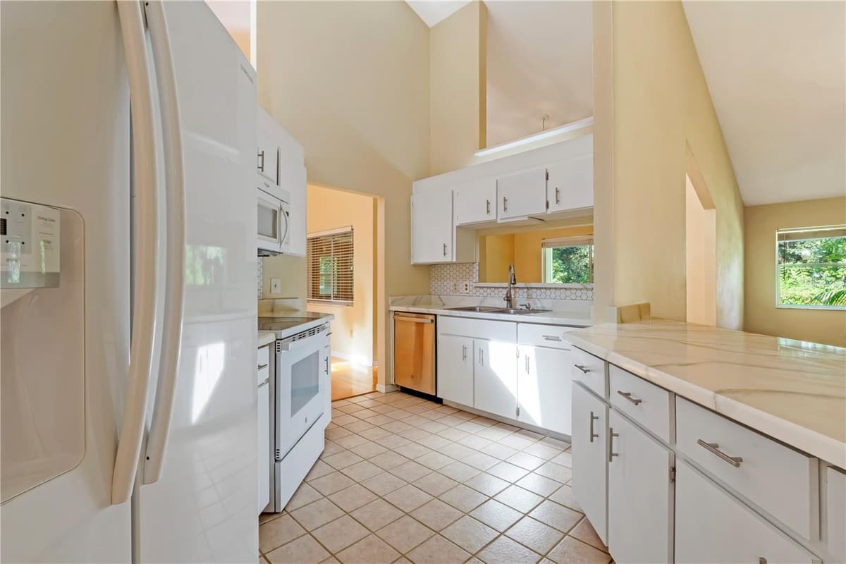 5812 NOB HILL BOULEVARD — photo 8 of 28