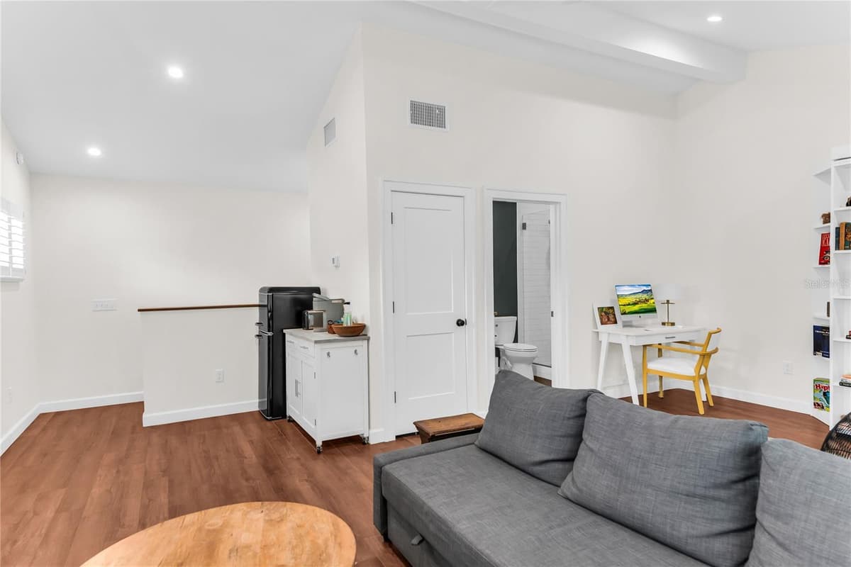 219 WHITTIER CIRCLE — photo 38 of 52