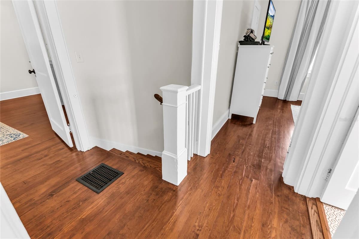 219 WHITTIER CIRCLE — photo 31 of 52