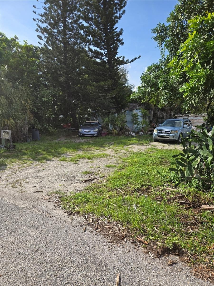 1305 & 1309 HARDIN AVENUE — photo 3 of 8