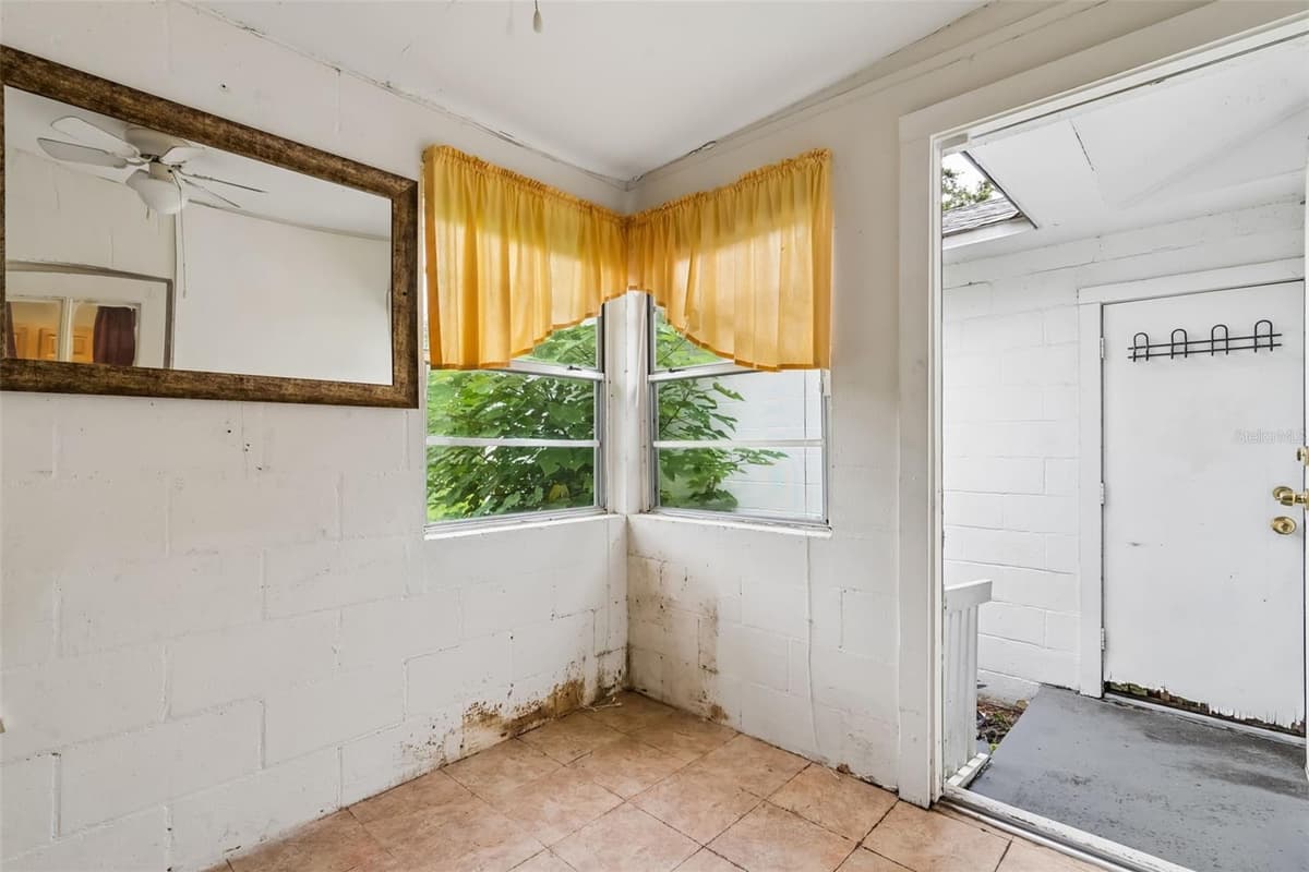 918 GOLDWYN AVENUE — photo 17 of 21