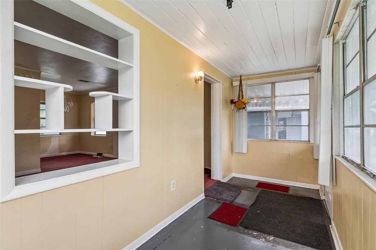 918 GOLDWYN AVENUE — photo 3 of 21