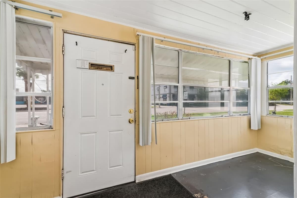 918 GOLDWYN AVENUE — photo 18 of 21