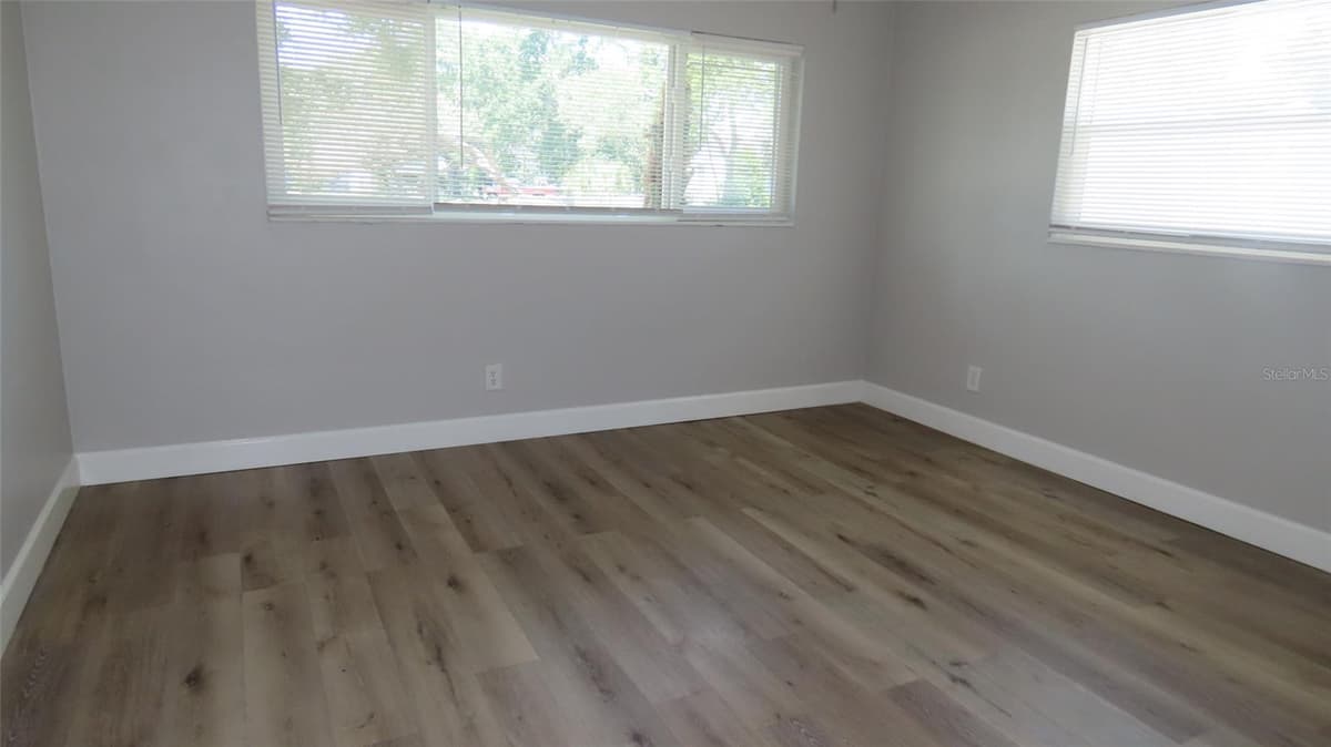 4594 17TH AVENUE — photo 10 of 24