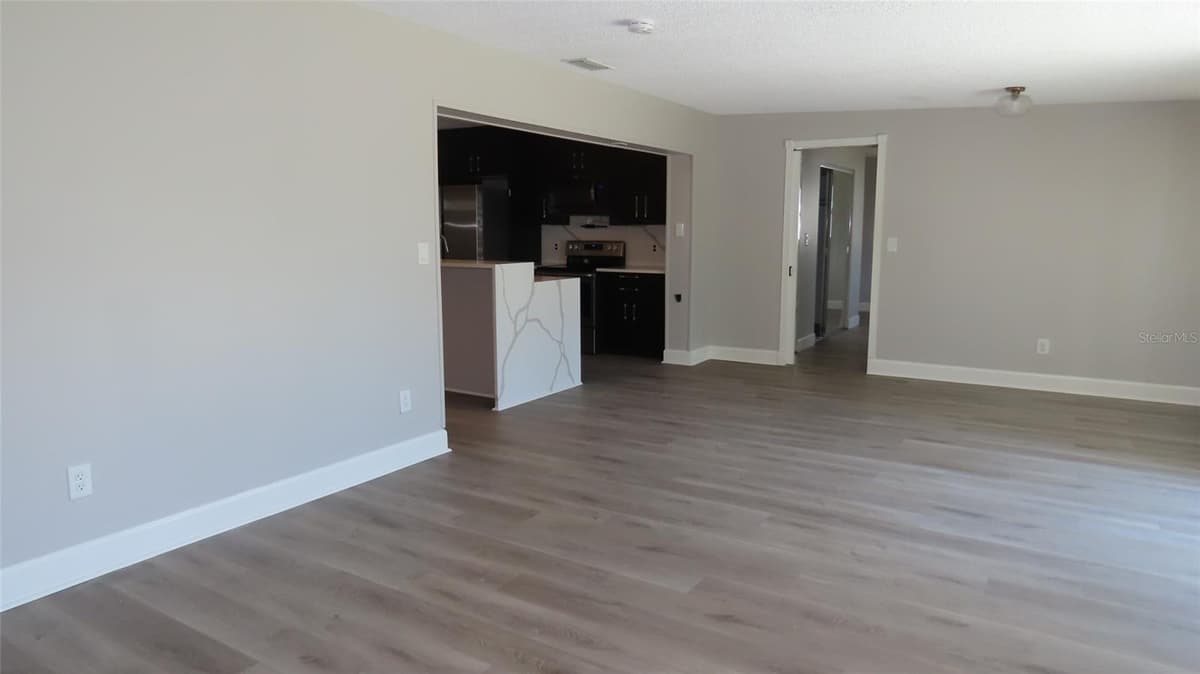 4594 17TH AVENUE — photo 15 of 24