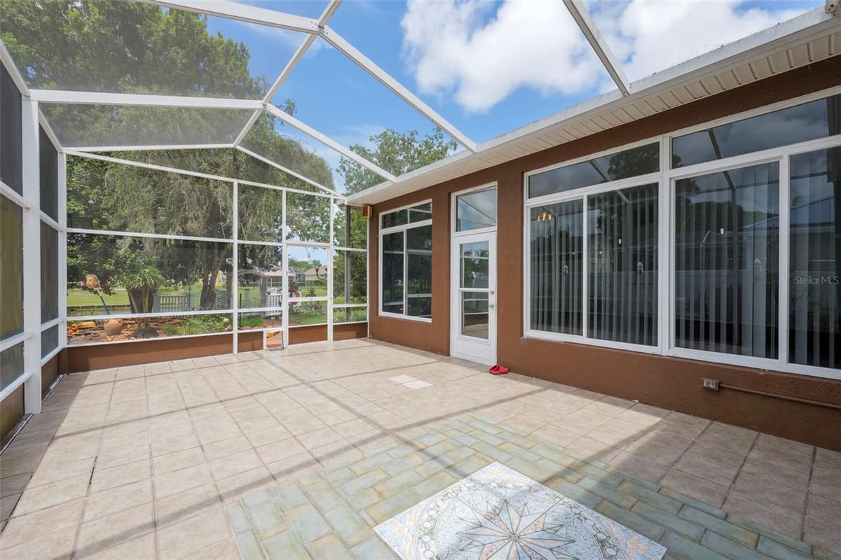 52 BUTTONWORTH DRIVE — photo 34 of 55