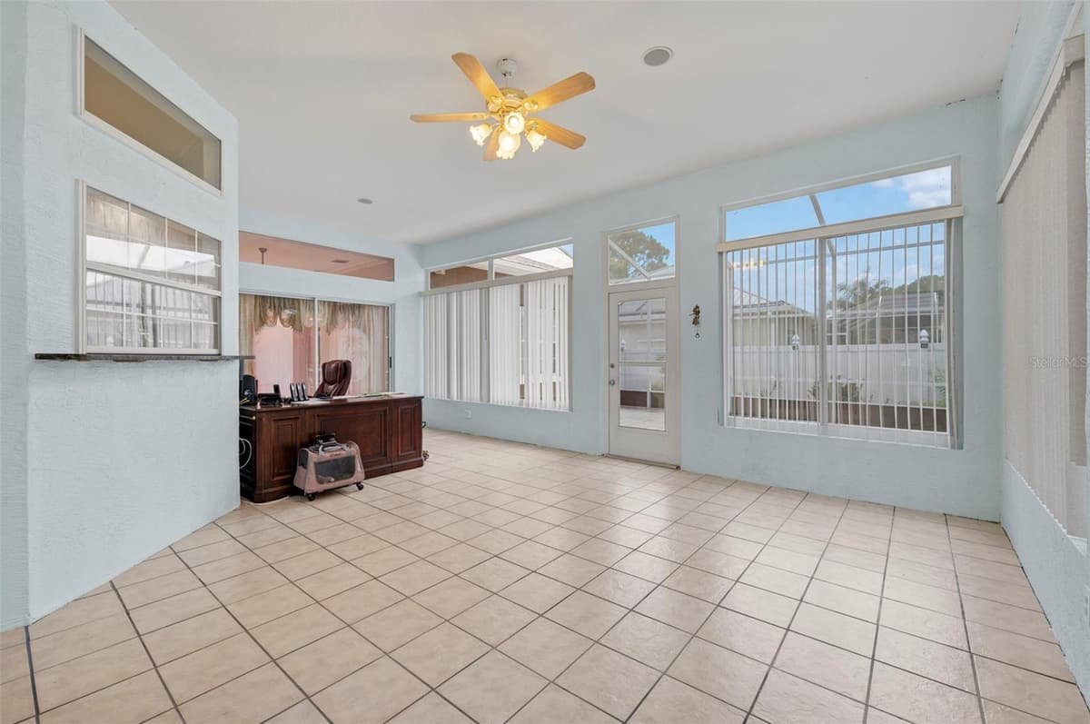 52 BUTTONWORTH DRIVE — photo 28 of 55