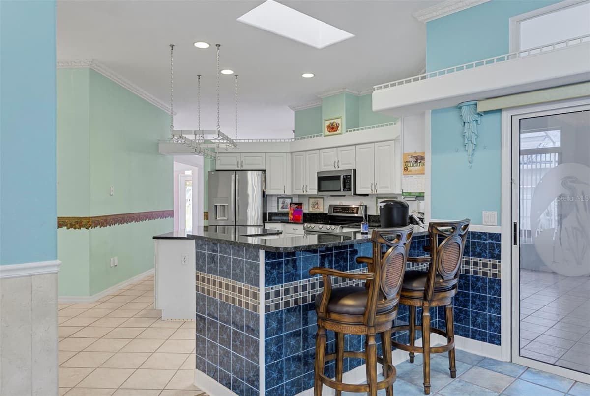52 BUTTONWORTH DRIVE — photo 18 of 55
