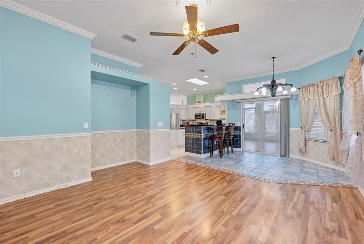 52 BUTTONWORTH DRIVE — photo 14 of 55