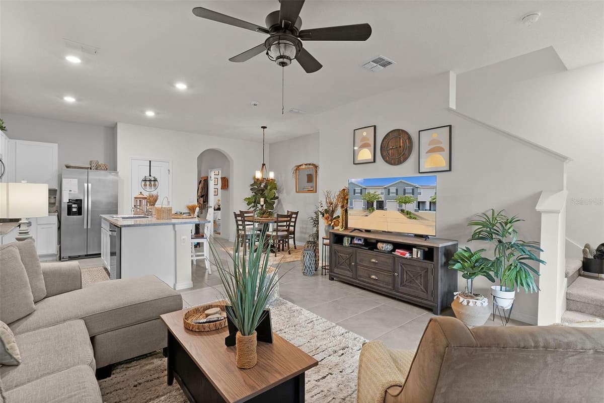5365 PINECONE COURT — photo 10 of 46
