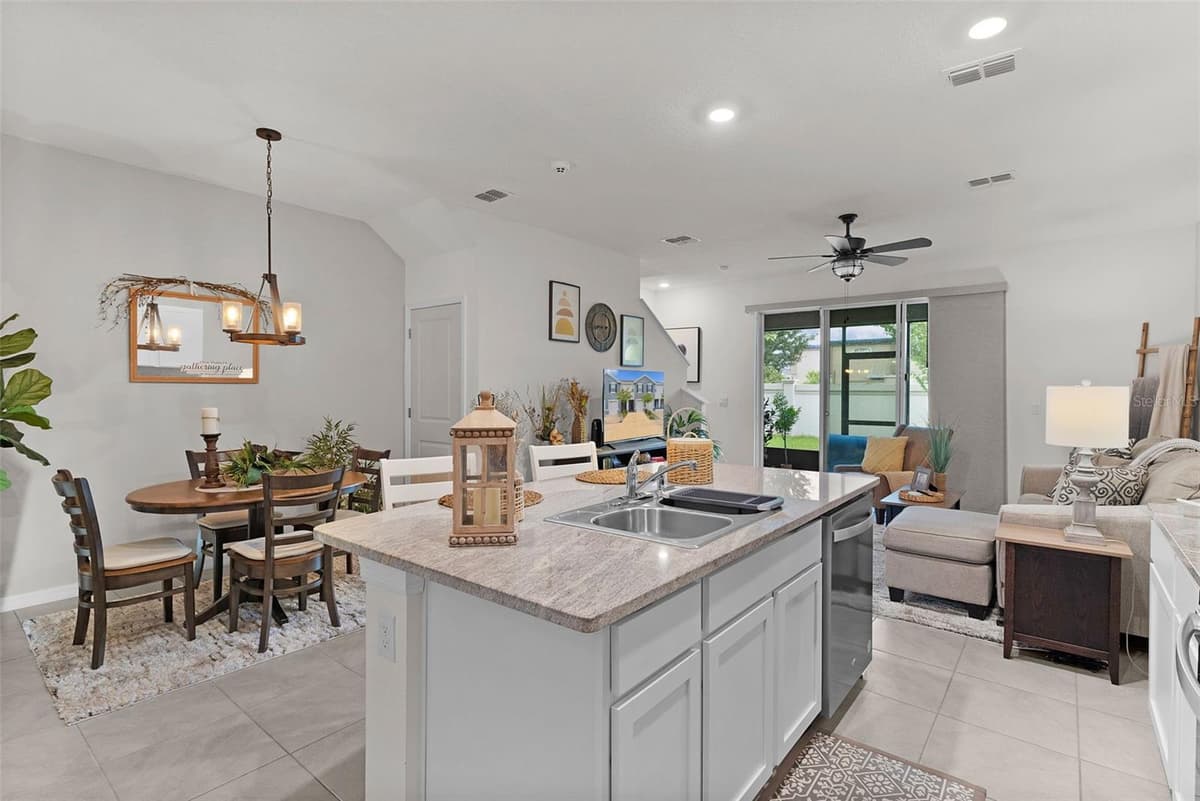 5365 PINECONE COURT — photo 14 of 46