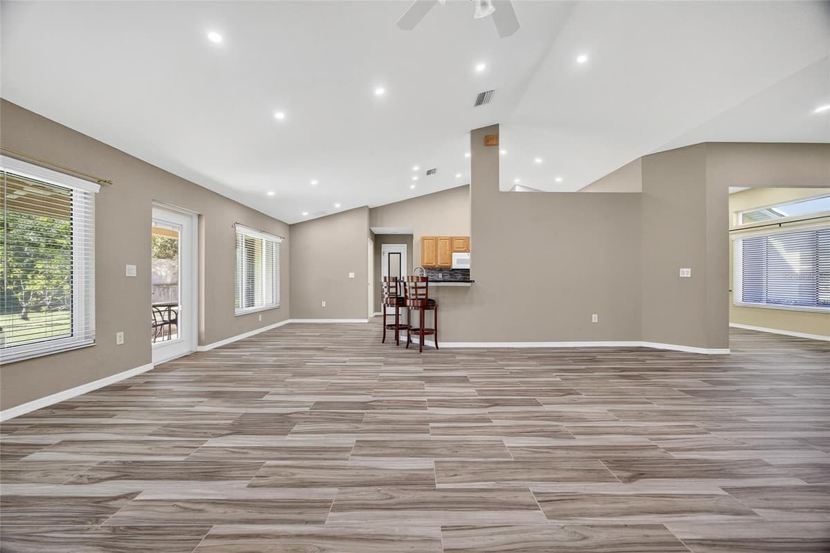 25900 AYSEN DRIVE — photo 10 of 39
