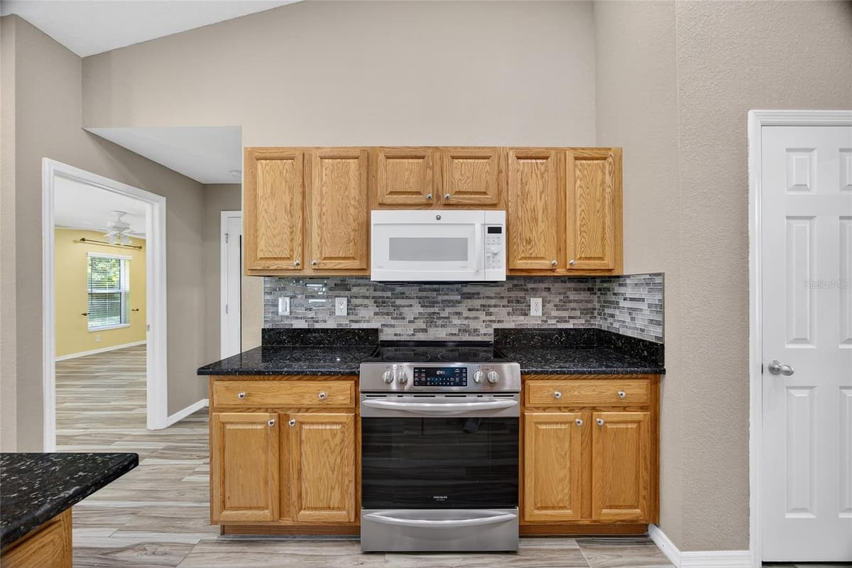 25900 AYSEN DRIVE — photo 14 of 39
