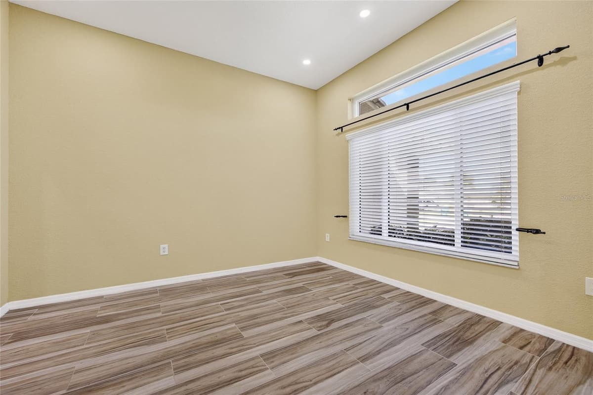 25900 AYSEN DRIVE — photo 6 of 39