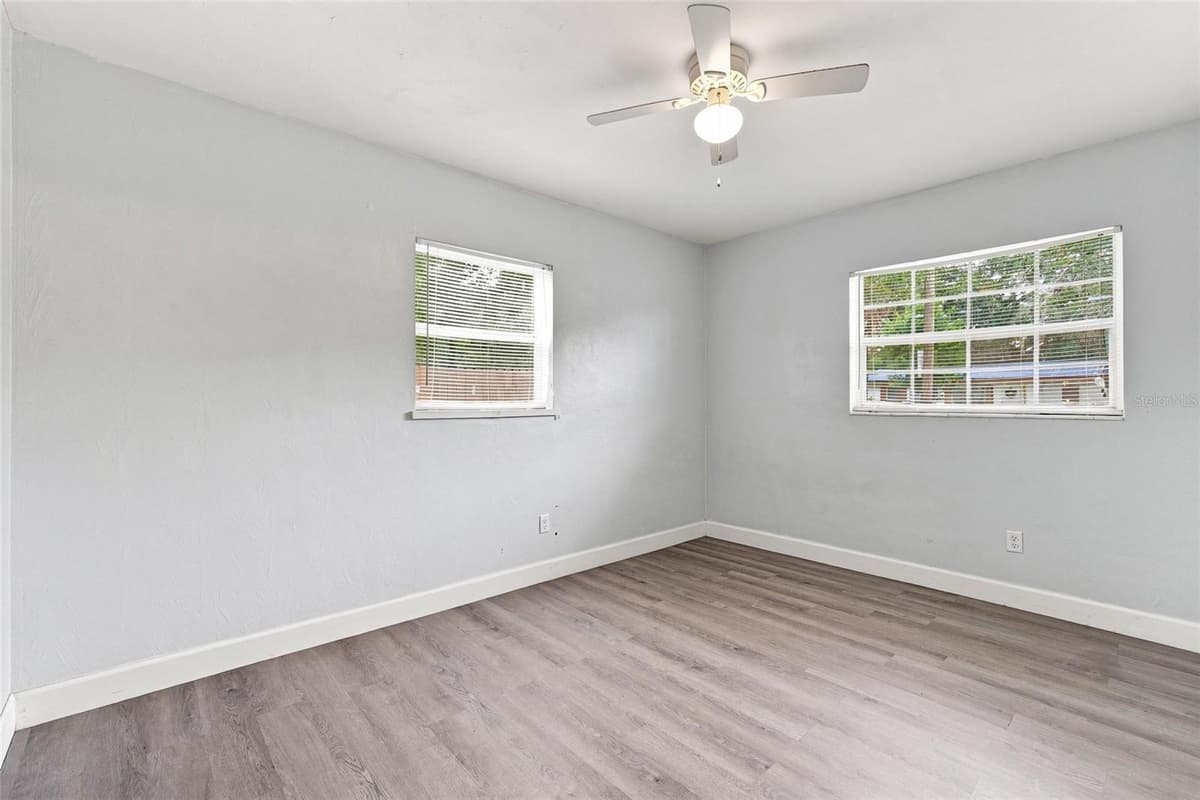 1024 31ST STREET — photo 11 of 33