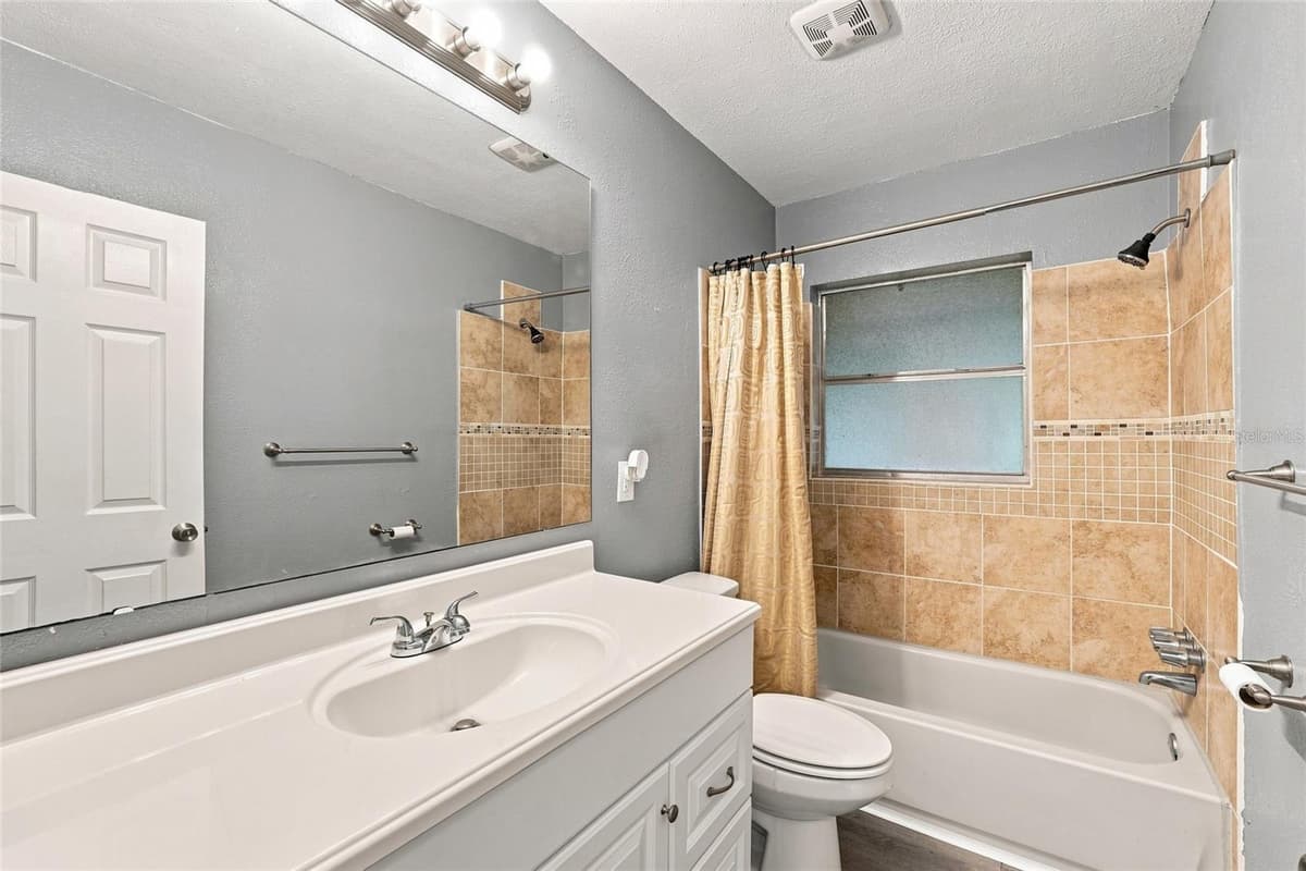 1024 31ST STREET — photo 9 of 33