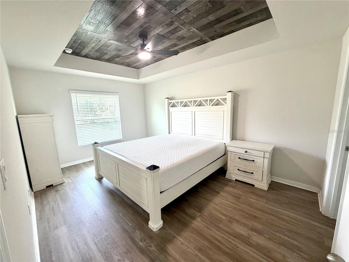 11034 CARNEGIE AVE. — photo 7 of 17