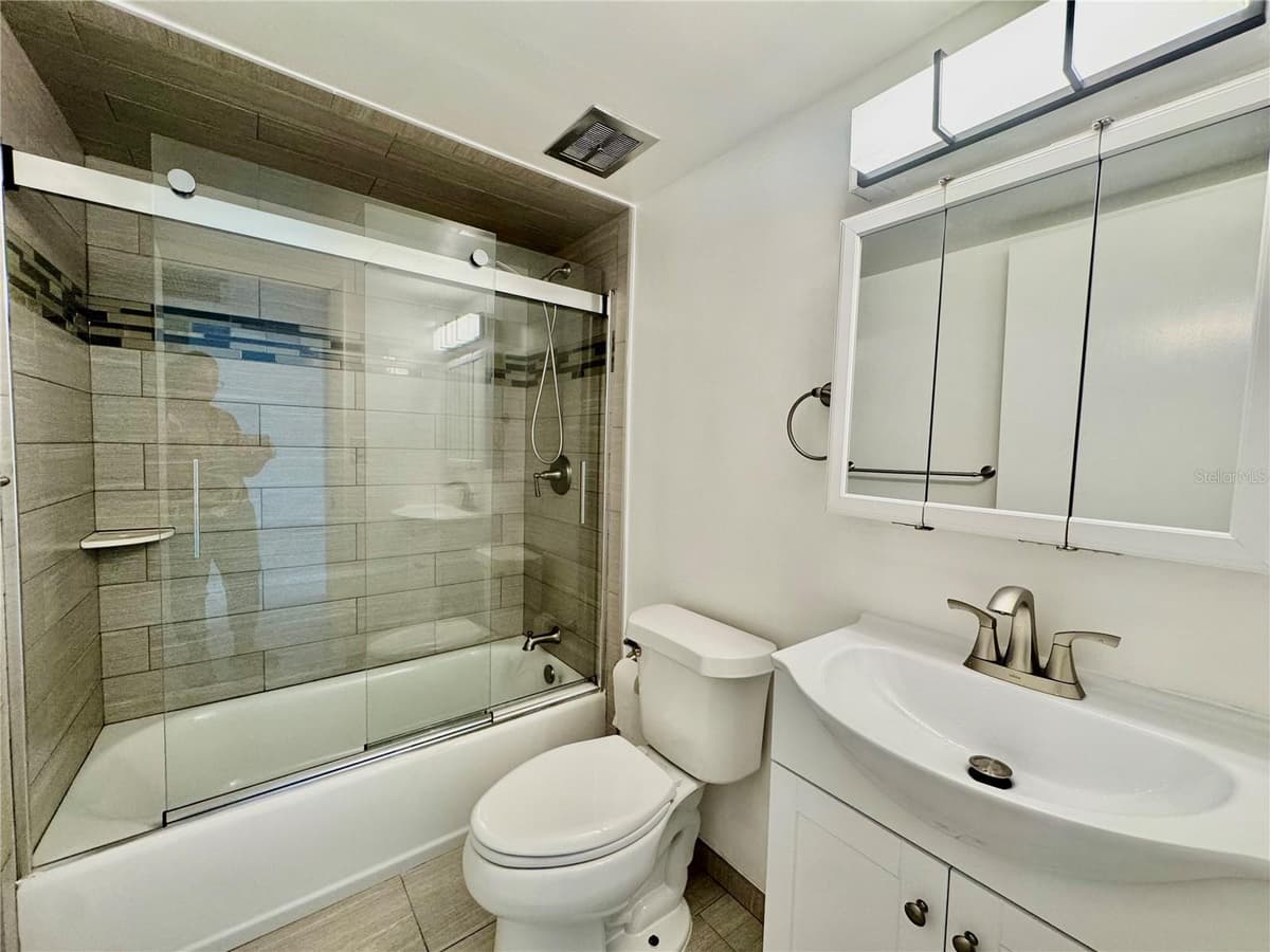 2727 ATLANTIC AVENUE — photo 9 of 12
