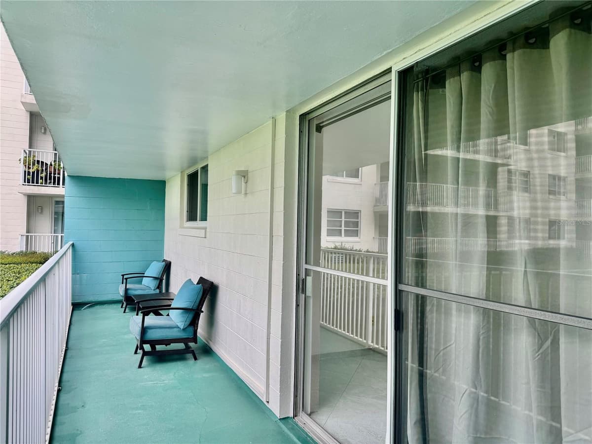 2727 ATLANTIC AVENUE — photo 4 of 12