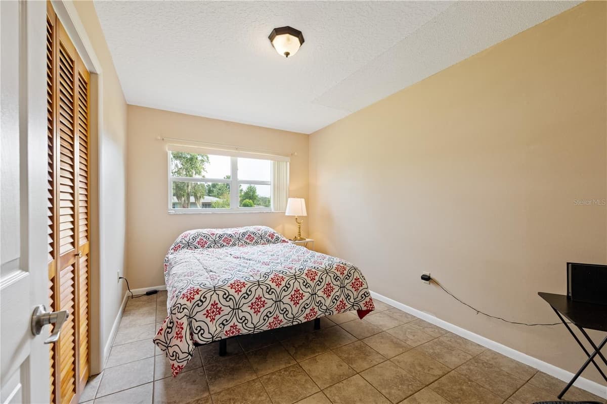 415 HIAWATHA AVENUE — photo 13 of 30