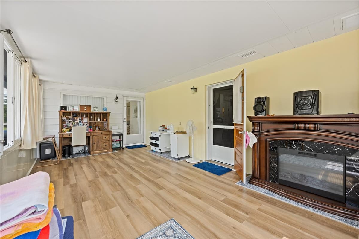 415 HIAWATHA AVENUE — photo 15 of 30