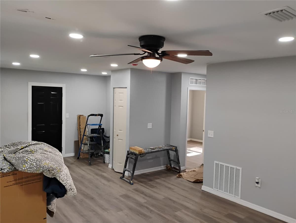 765 6TH TERRACE — photo 7 of 31