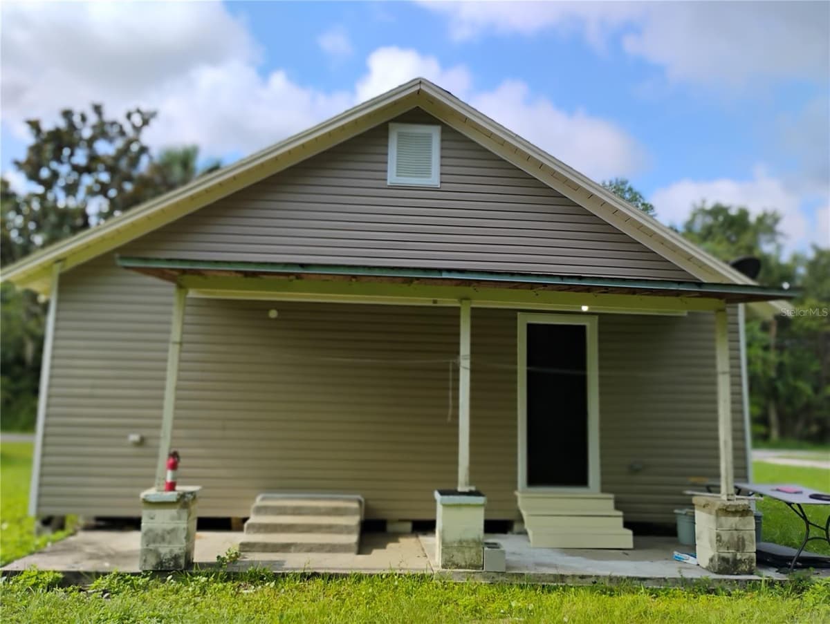 765 6TH TERRACE — photo 3 of 31