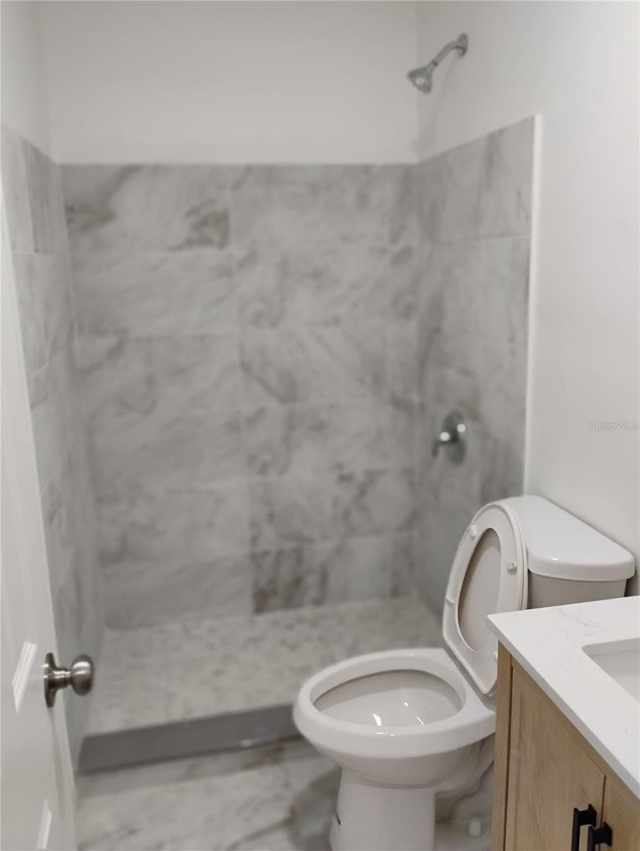 765 6TH TERRACE — photo 11 of 31