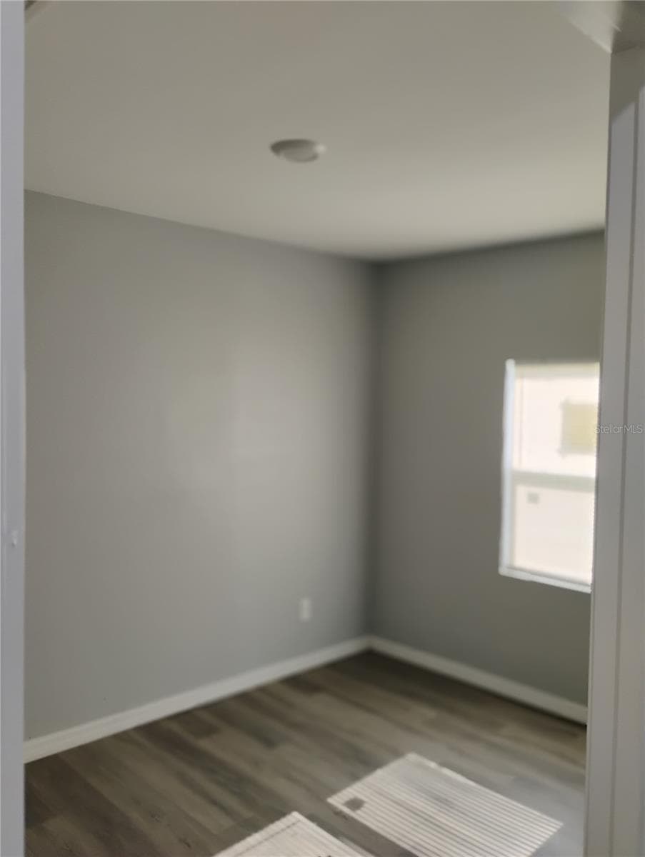 765 6TH TERRACE — photo 14 of 31