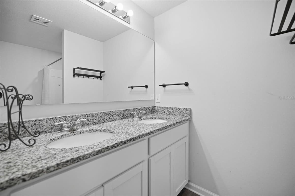 1876 IOWA DRIVE — photo 19 of 32