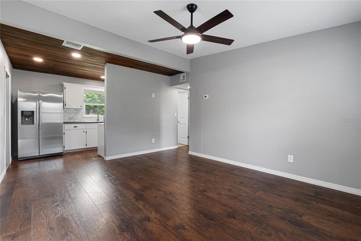 460 3RD STREET — photo 3 of 28