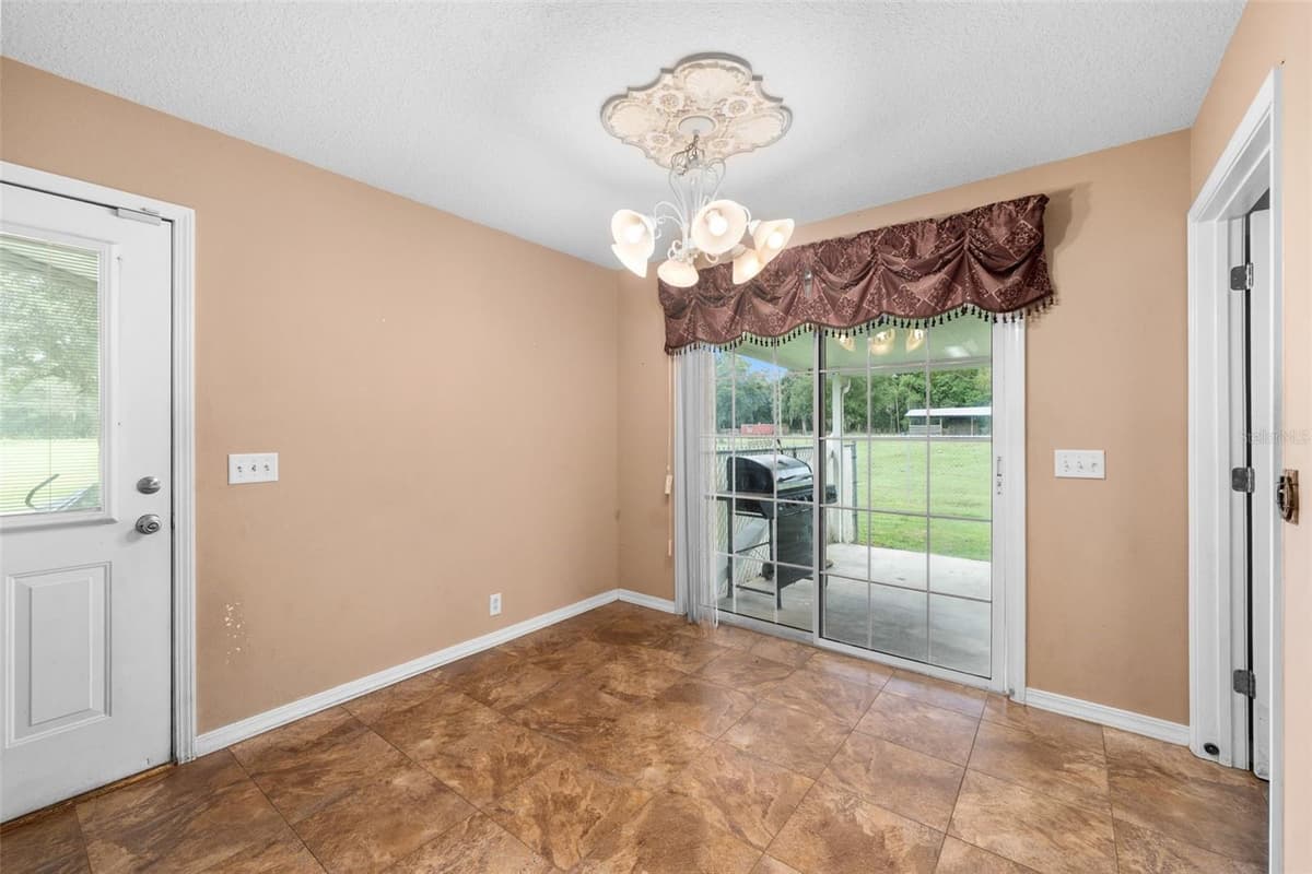 121 GECK ROAD — photo 10 of 46