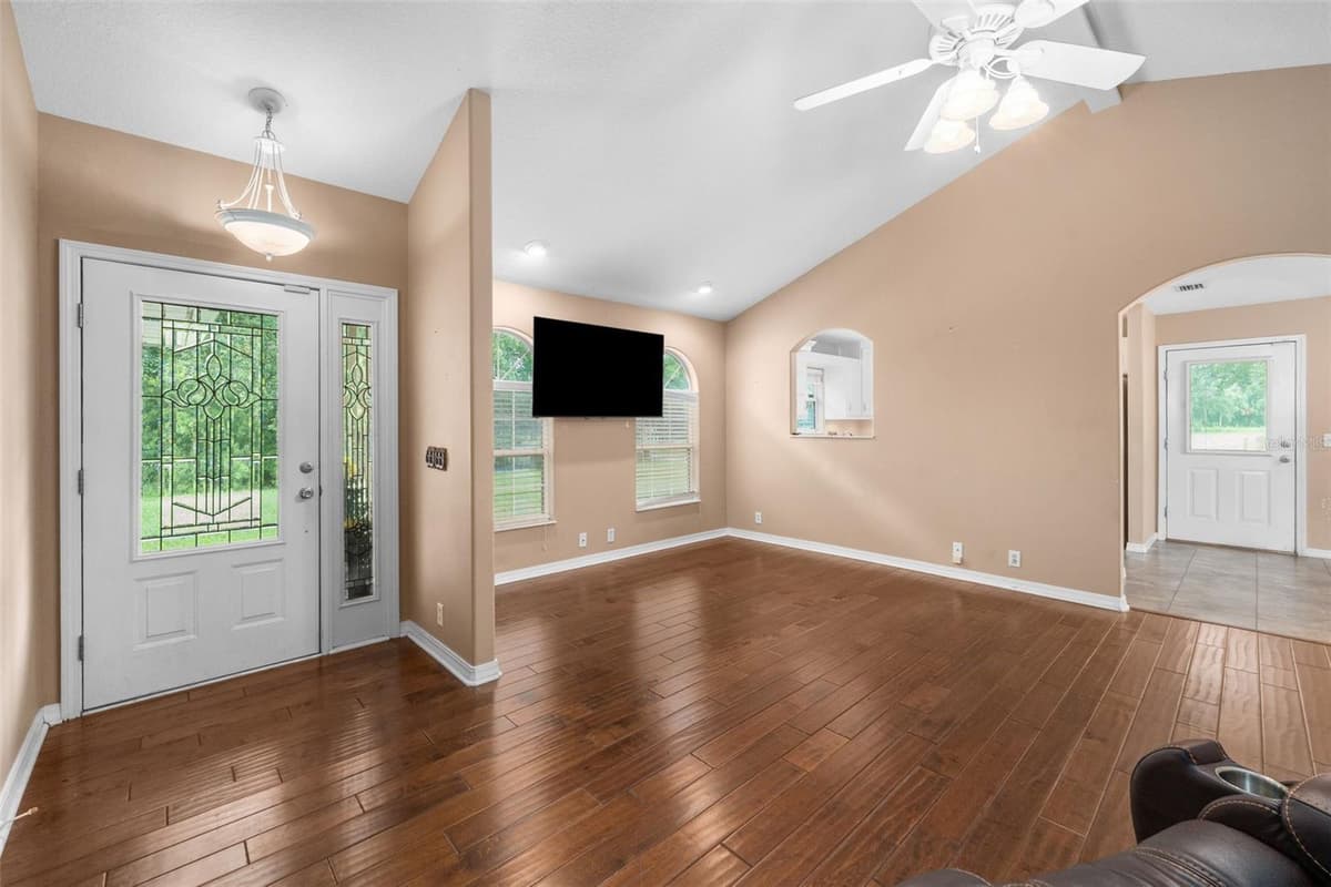 121 GECK ROAD — photo 5 of 46