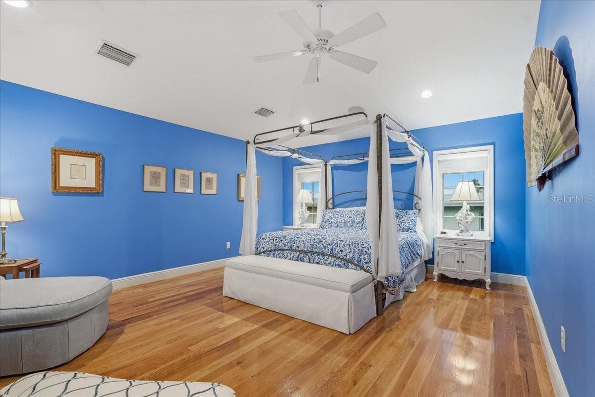 89 MARTINIQUE AVENUE — photo 17 of 42