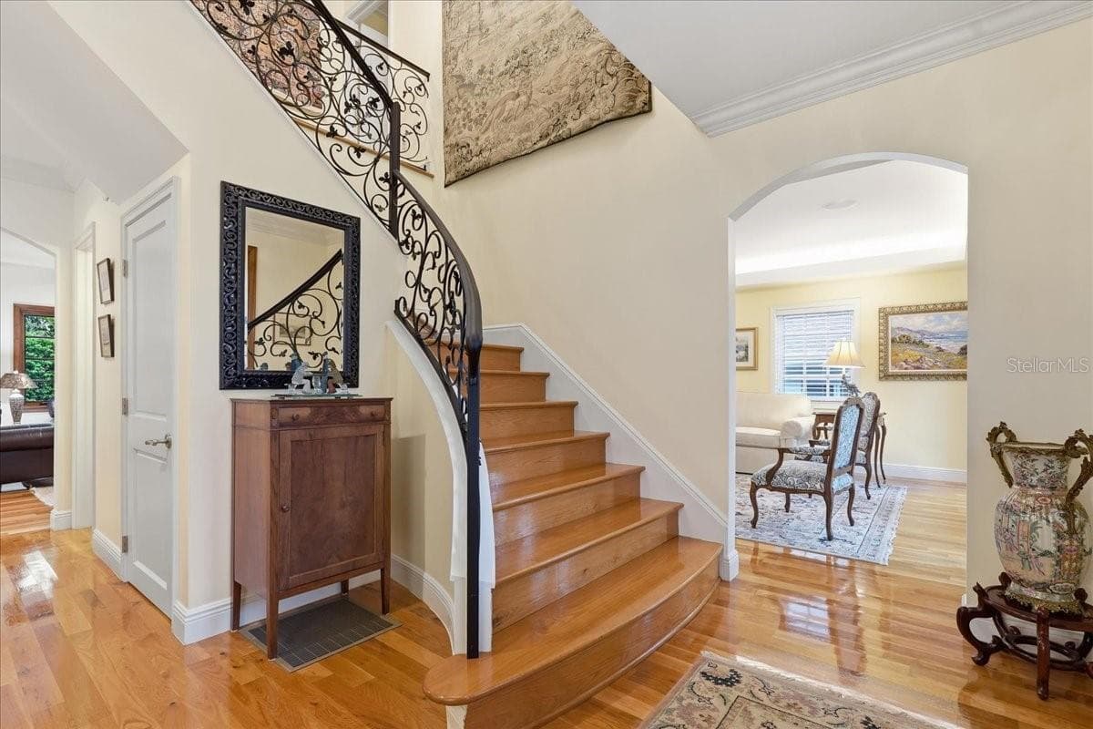 89 MARTINIQUE AVENUE — photo 4 of 42