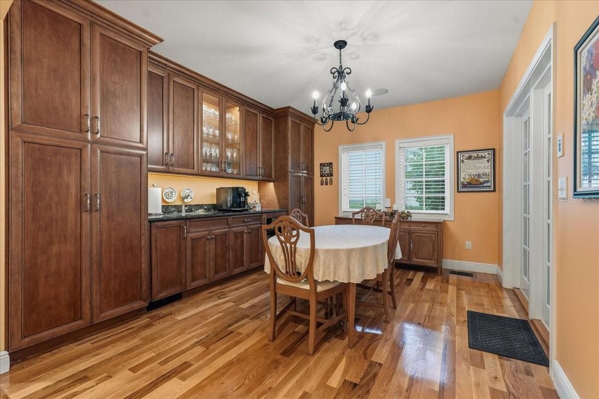 89 MARTINIQUE AVENUE — photo 11 of 42