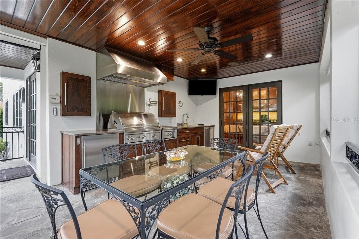 89 MARTINIQUE AVENUE — photo 40 of 42