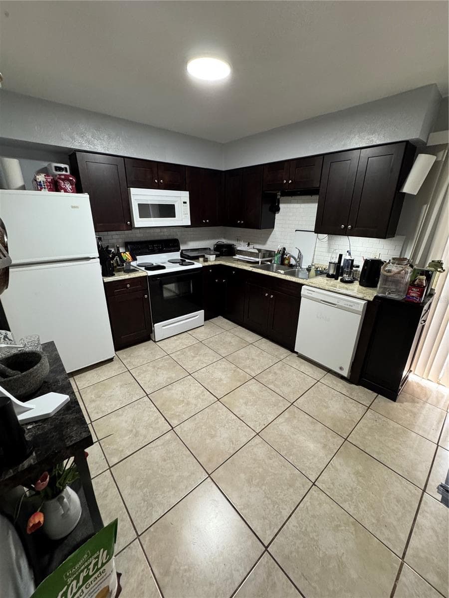 4003 WOODFERN DRIVE — photo 2 of 14