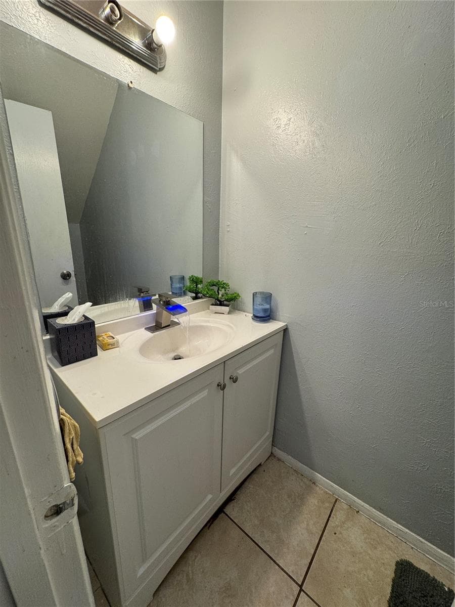 4003 WOODFERN DRIVE — photo 5 of 14